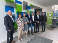 Besucher in der Eingangshalle des Zentrum für Agrar- und Milchwirtschaft