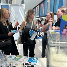 Ausschank vom Milch und Buttermilch