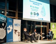 Podiumsdiskussion auf dem Nordwestdeutschen Milchtreff 2024 in Berlin