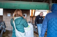 Gemeinsam Spaß in gemischten Teams: Tanja Große Kintrup aus Münster drehte ein kuh-les Reel mit Hanke Diers und Lena Pflug vom Diers-Hof in Oldenburg.