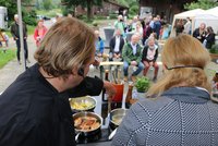 Julia Jacob wird in die Geheimnisse der Sterneküche eingeweiht