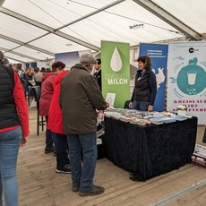 Besucherberatung durch die LV Milch bei den Düsser Milchviehtagen