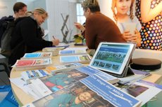 Materialien für Schule und Kindergarten auf dem Stand der LV Milch bei der Didacta 2024