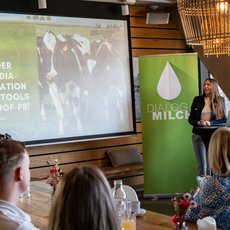 Theresa Hammerschlag erläutert die Trends in der Social Media Kommunikation