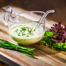 Salatdressing mit Joghurt und Kräutern