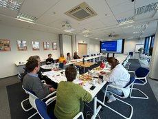 Einige Teilnehmer der ÖA-Sitzung 2025, die persönlich vor Ort waren