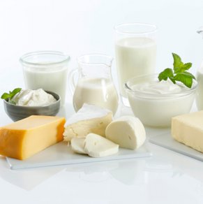 Zusammenstellung verschiedener Milchprodukte 