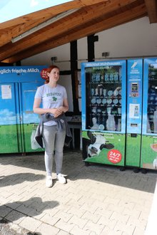 Milchautomaten im Verkaufsstand