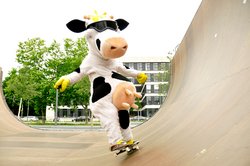 Skaterpark Bielefeld - Lotte probiert es aus