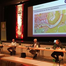 Pressekonferenz am Ort des Geschehens - neuer Milchweg in Attendorn eroeffnet