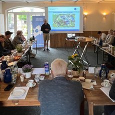 Bei der Halbjahrespressekonferenz der LV Milch 2024 auf dem Lefkeshof