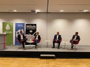 Rege Podiumsdiskussion bei Dialog Milch zum Thema ist Milch der neue Diesel