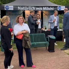 Stand der LV Milch am Begegnungsabend auf Gut Havrichthorst