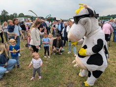 Lotte das NRW-Milchmaskottchen