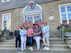 Gruppenfoto der Landfrauen bei der vorbereitenden Schulung auf Haus Düsse