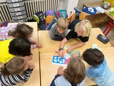 Schüler erarbeiten sich das Wissen in Gruppenarbeit