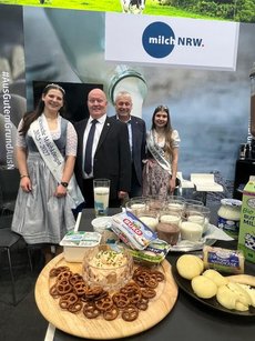 v.l.n.r.: Hanna Theis, Karsten Schmal, Hans Stöcker und Anne Schmillen