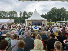 Blick auf das Veranstaltungsgelände und die Kochshow