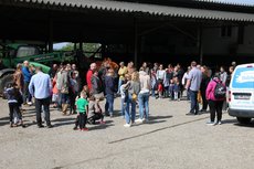 Teilnehmer der Hofführung in Hennef Wiersberg