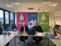 Geschäftsführer Dr. Rudolf Schmidt (rechts) und Pressereferent Frank Maurer bei der digitalen Jahrespressekonferenz der LV Milch NRW