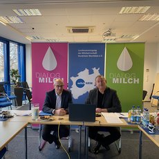 Geschäftsführer Dr. Rudolf Schmidt (rechts) und Pressereferent Frank Maurer bei der digitalen Jahrespressekonferenz der LV Milch NRW
