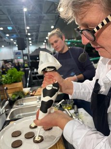 Genussvolles Kochen mit regionalen Lebensmitteln auf der Messe Mode, Heim und Handwerk