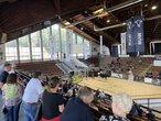 Blick in die Manege bei der Zuchtviehauktion in Krefeld
