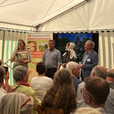 v.l.n.r.:Manon ten Dam, Christia und Isabell Schulte-Spechtel, Josef Gietemann