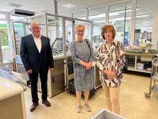 Besucherrundgang im Labor des LKV