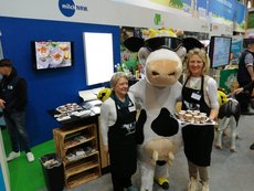 Iris Niermeyer und Cordula Schulte für Milch NRW mit dem Projekt Stadt.Land.Milch. und Lotte