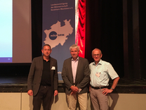 Sprecher der Halbjahrespressekonferenz der LV Milch NRW (von links nach rechts: Frank Maurer, Pressereferent, Hans Stöcker, Rheinischer Vorsitzender, Dr. Rudolf Schmidt, Geschäftsführer)