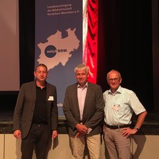 Sprecher der Halbjahrespressekonferenz der LV Milch NRW (von links nach rechts: Frank Maurer, Pressereferent, Hans Stöcker, Rheinischer Vorsitzender, Dr. Rudolf Schmidt, Geschäftsführer)
