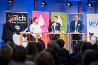  v.l.n.r: Matthias Schulze Steinmann, Florian Stümmler, Lars Ruschmeyer, Dr. Ulrich Reinhard