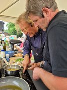 Fernsehkoch Frank Buchholz und Denis Speckmann