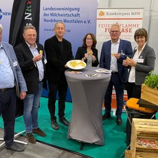 Gruppenbild am Stand der LV Milch auf der MHH 2024