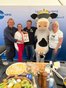 (vlnr.) Frank Buchholz nach der zweiten Kochrunde mit seinen Mitstreitern Dr. Mechthild Frentrup, Mitglied des Aufsichtsrats DMK, Denis Speckmann, Gastgeber Brockhagener Dorfmilch und Christiane Heuckmann, WLLV-Vorsitzende Kreis Gütersloh 