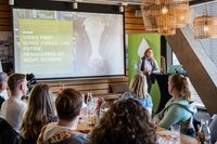 Anna Schmitz gibt Tipps zur Produktion von Videos und Fotos für die die eigene Kommunikation