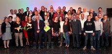 Alle ausgezeichneten Mitarbeiterinnen und Mitarbeiter aus dem Bereich Nordrhein bei der Praemierung in Muelheim 2017.