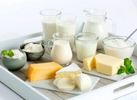 Tablett mit Milchprodukten