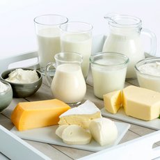 Tablett mit Milchprodukten